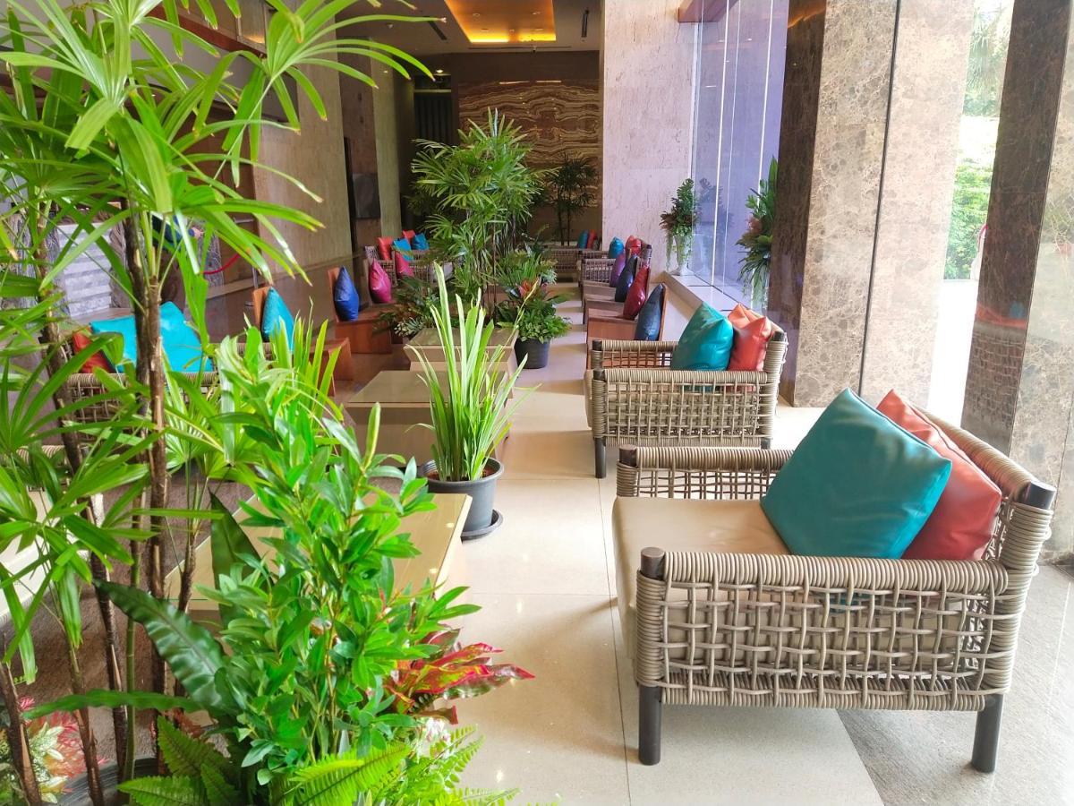 Grand Howard Hotel Bangkok Exterior foto